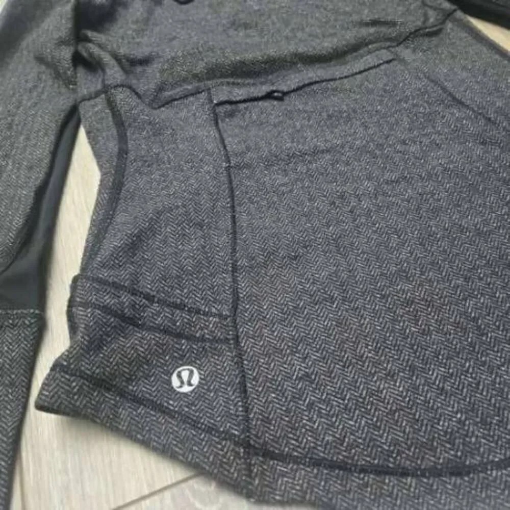 Lululemon Base Runner 1/2 Zip heathered gray black size 2